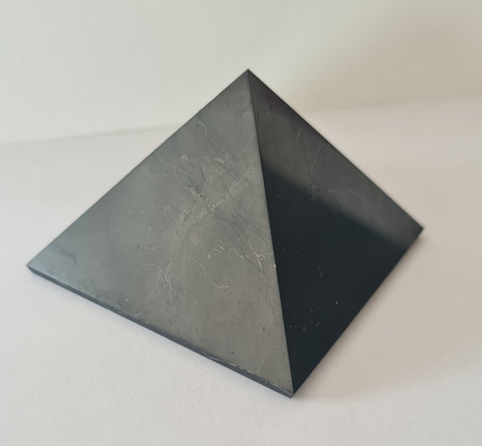 Pyramide en Shungite