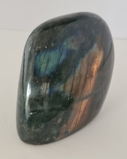 Forme libre Labradorite Polie n°33