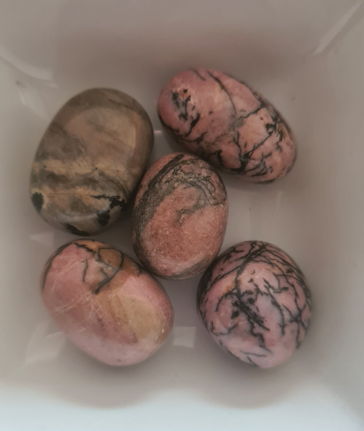Pierre roulée Rhodonite