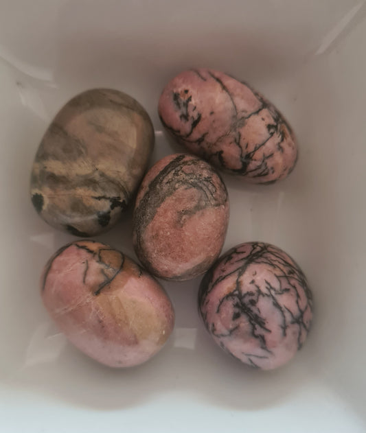 Pierre roulée Rhodonite
