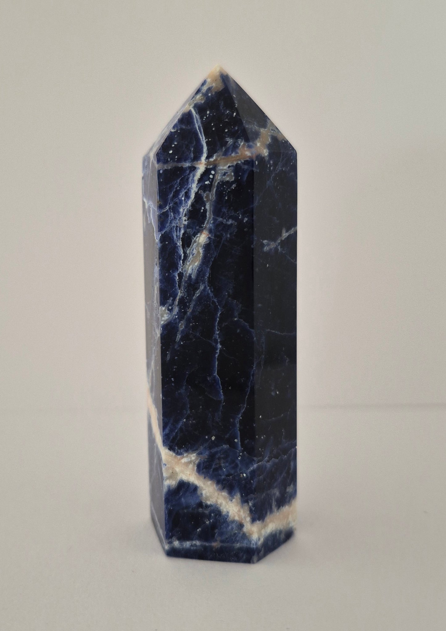 Pointe Tour polie en Sodalite 8cm / n°25