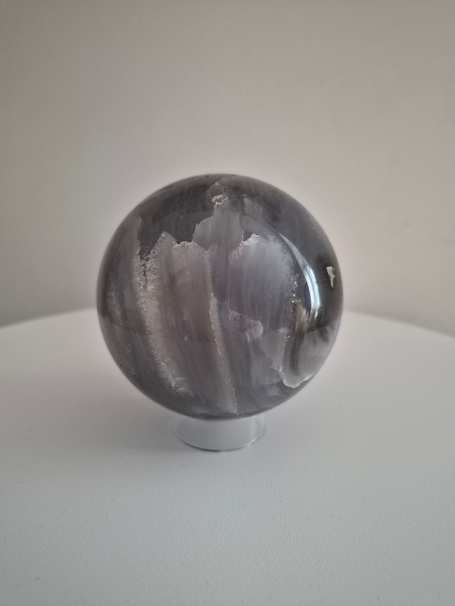 Sphère Agate volcanique 7cm / n°84