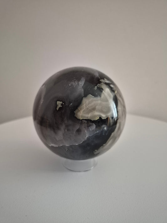 Sphère Agate volcanique 7cm / n°84