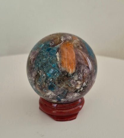 Sphère Apatite avec Pierre du soleil n°148