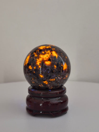 Sphère en Yooperlite n°168