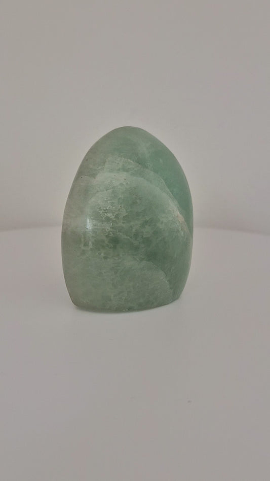 Forme libre Fluorite verte 7cm / n°9