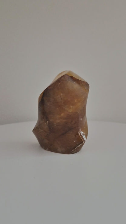 Quartz doré guérisseur flamme 8cm / n°102